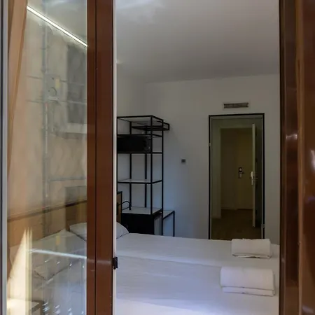 בית הארחה Fontanella House