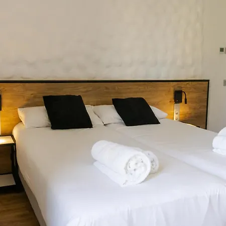 בית הארחה Fontanella House 2*