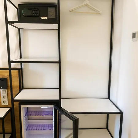 בית הארחה Fontanella House 2*